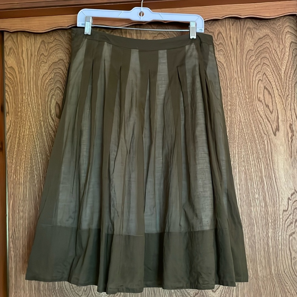 Fully lined olive green skirt, size 10